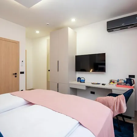 Bella Suites - Garage Parking-Additional Payment-2Min From Apartments Sarajevo Exterior photo