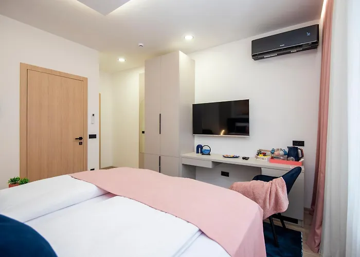 Bella Suites - Garage Parking-Additional Payment-2Min From Apartments